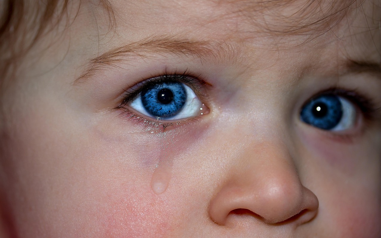 子どもが感じるドライアイの不快感を軽減する方法は？