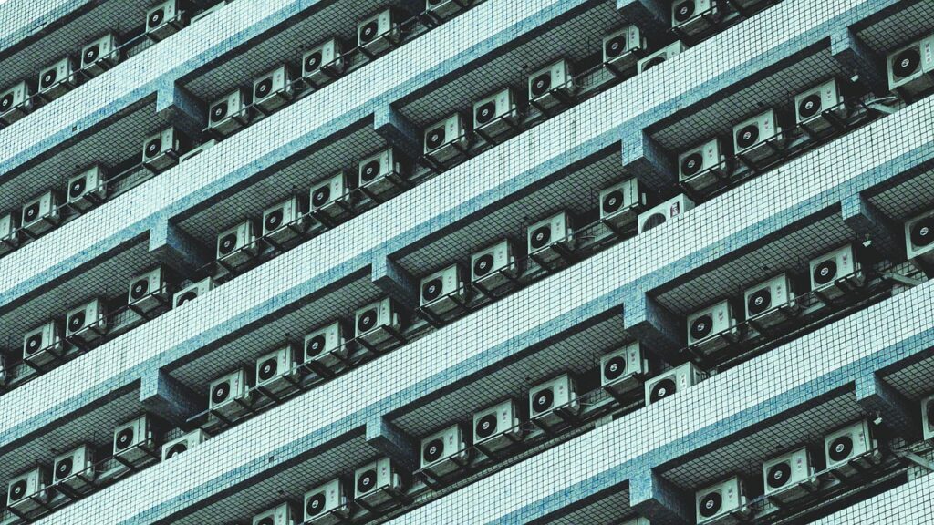 小学生がエアコン使用時に注意すべきドライアイ対策は？