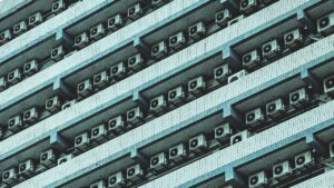 小学生がエアコン使用時に注意すべきドライアイ対策は？