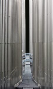 小学生がスマホを使うことでドライアイになる原因と対策は？