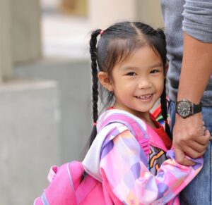 小学生が経験するドライアイのかゆい症状への対処法は？