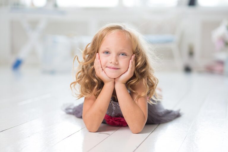 子どもに最適なデスクライトは目に優しい？
