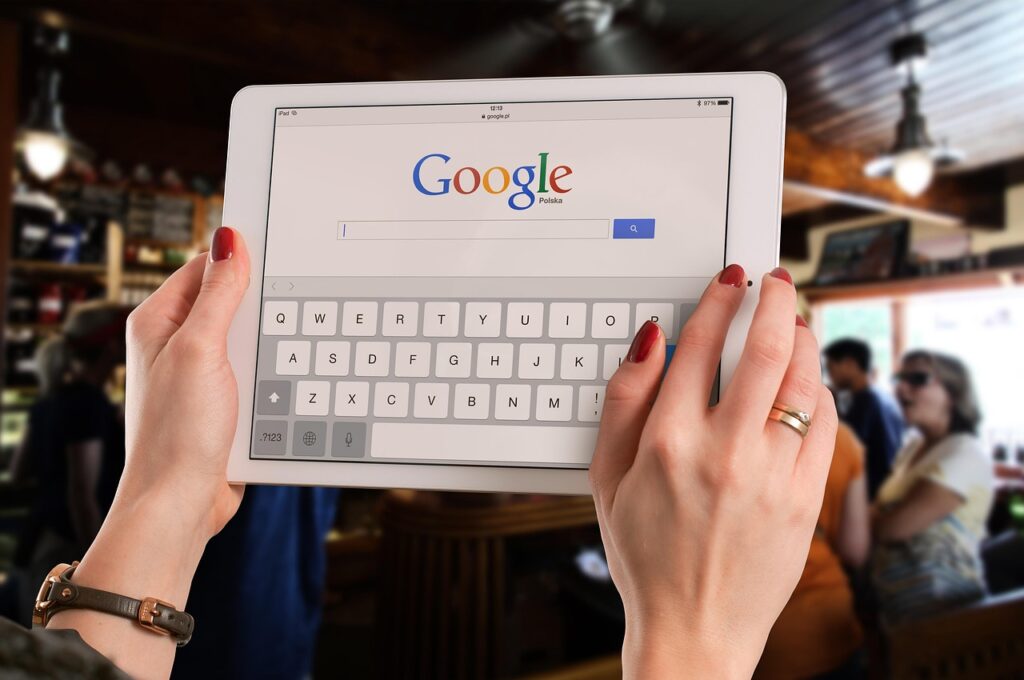 小学生がタブレットを使うときに目を守るためのポイントは？